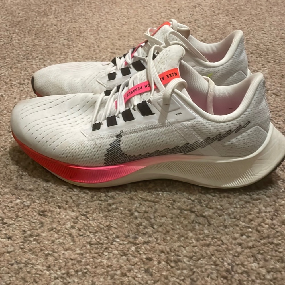 Nike Air Zoom Pegasus 38 white/hot pink sneakers